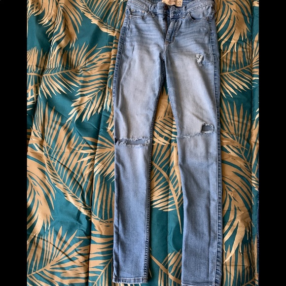 Hollister Jeans-0S W24 L29 Super Skinny High Rise - Picture 2 of 3